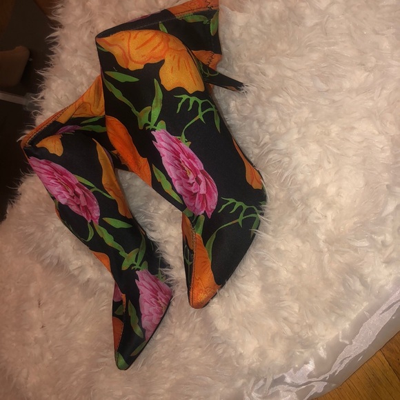 HIGH HEELS - Picture 4 of 4